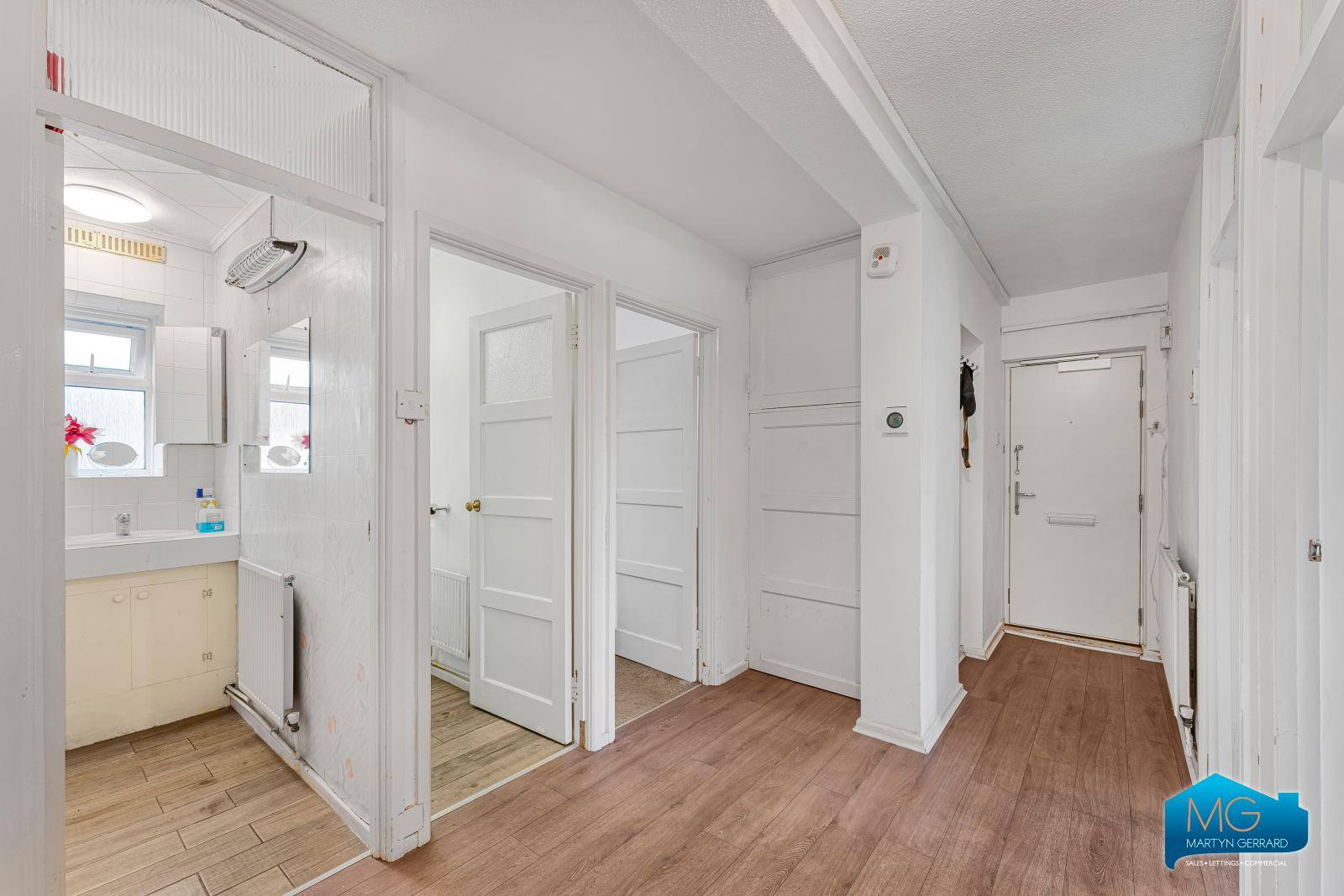 3 bedroom Apartment to rent - Martyn Gerrard