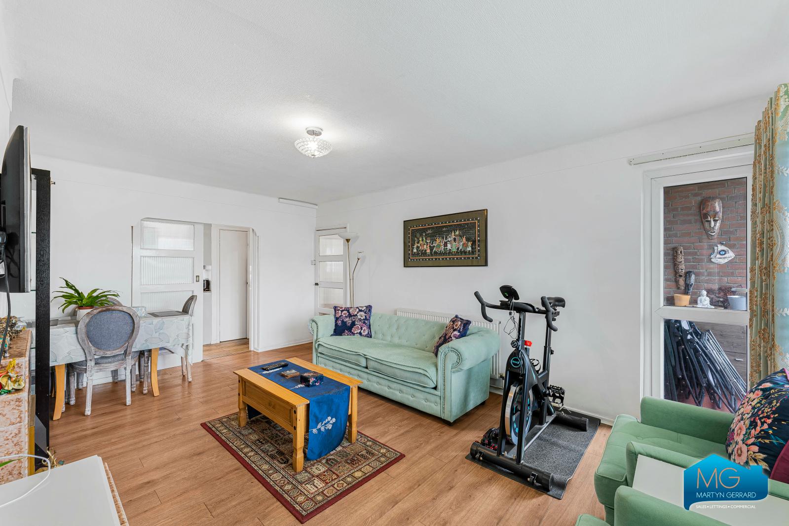 3 bedroom Apartment to rent - Martyn Gerrard
