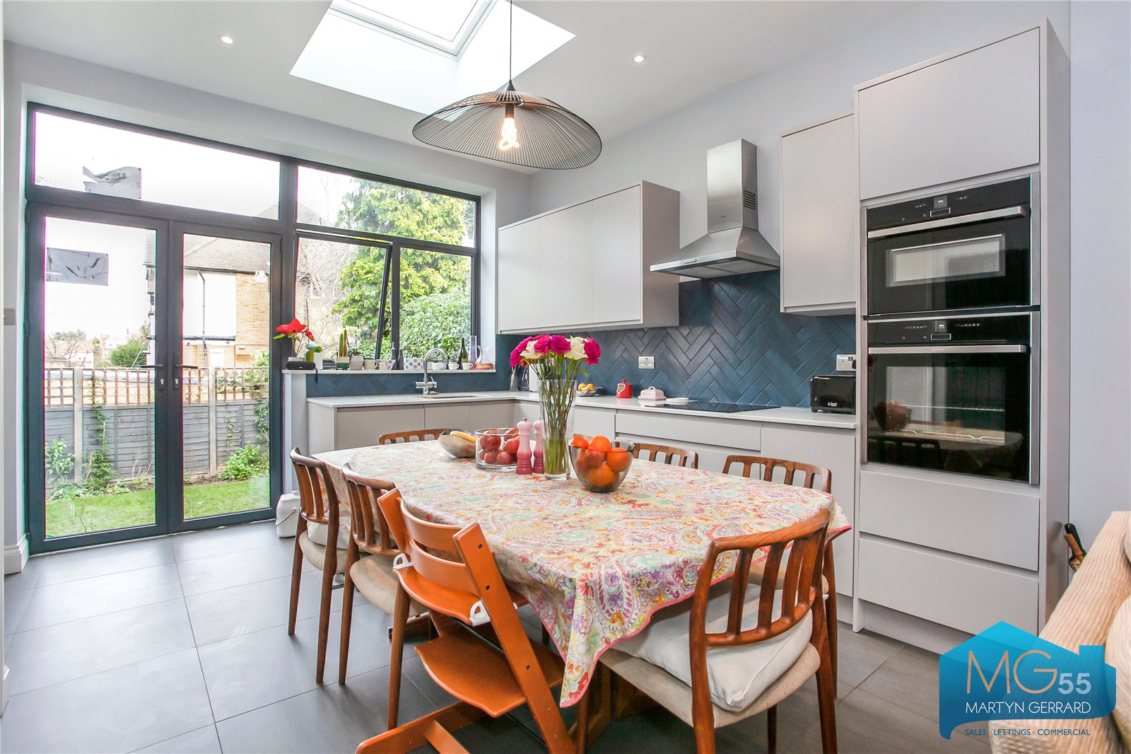 Church Crescent, Finchley Central, London, N3+  - Martyn Gerrard