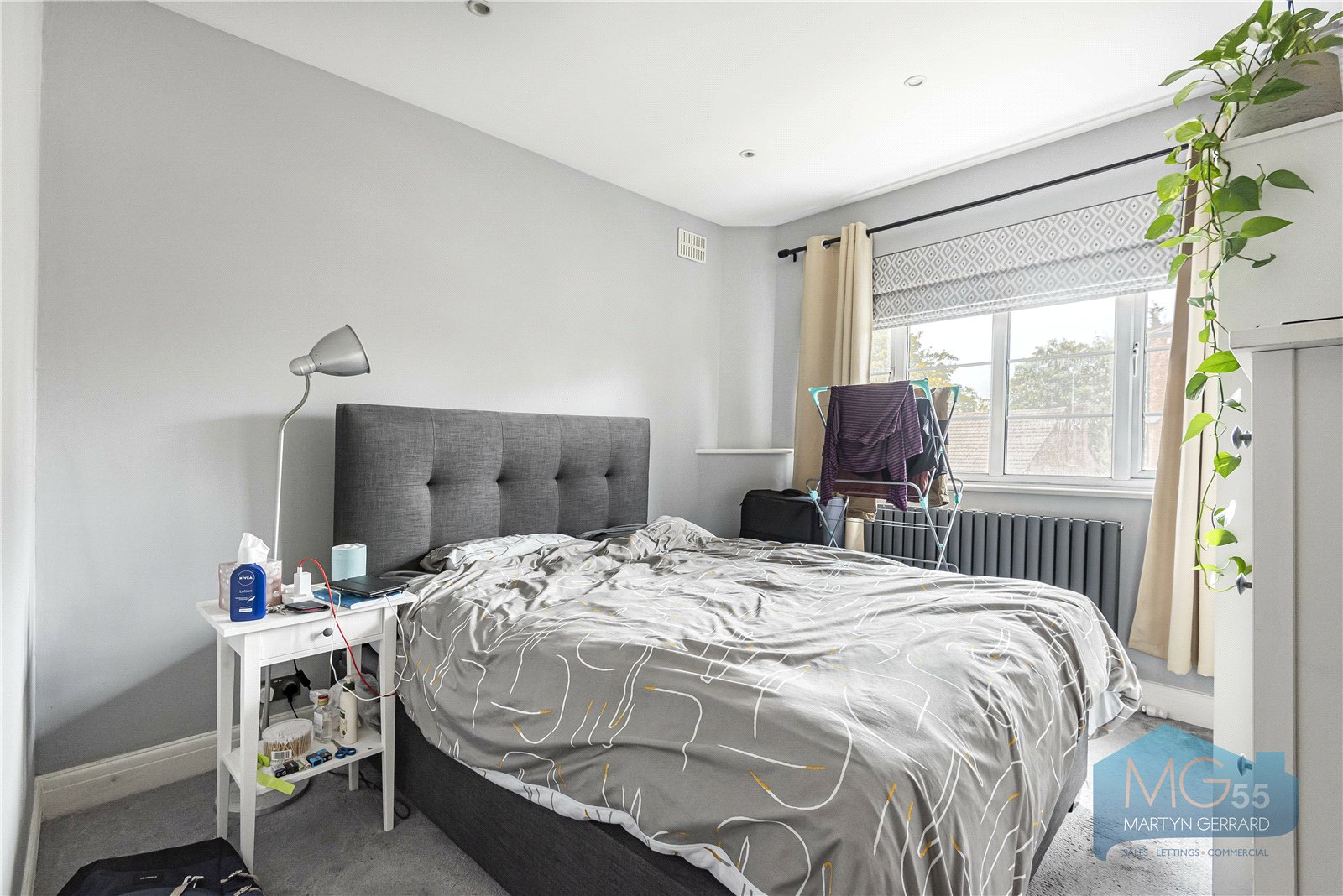 Crescent Road, Finchley Central, London, N3+  - Martyn Gerrard
