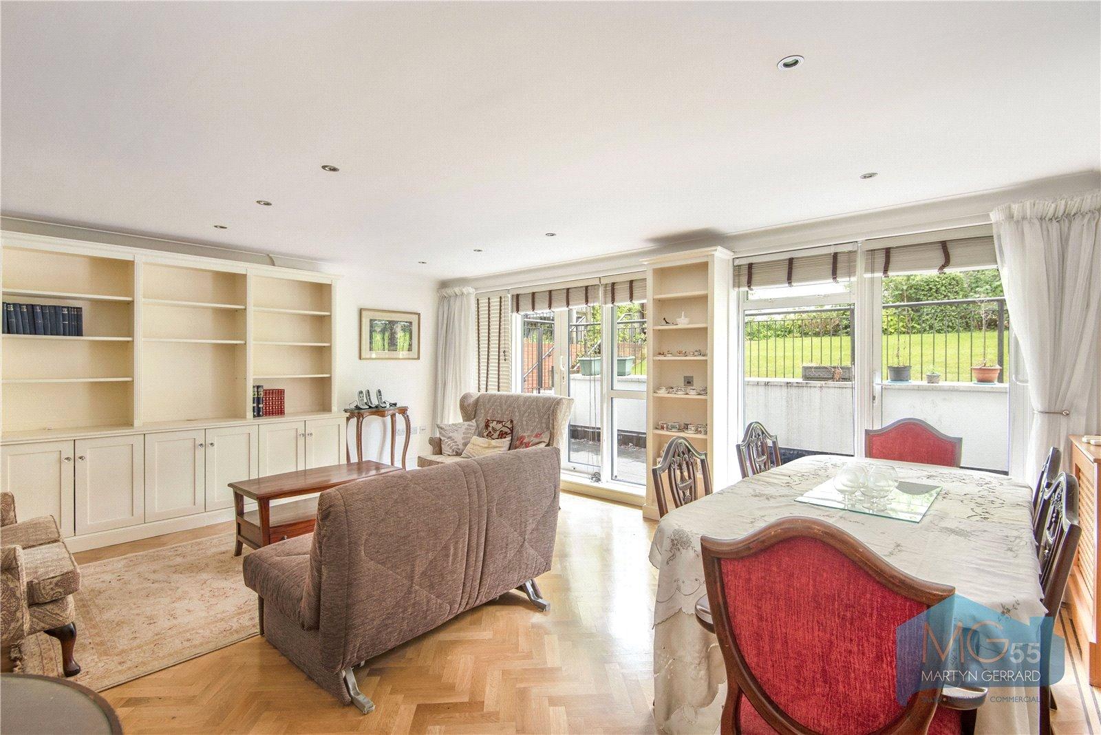 2 bedroom Ground Floor Flat to rent - Martyn Gerrard