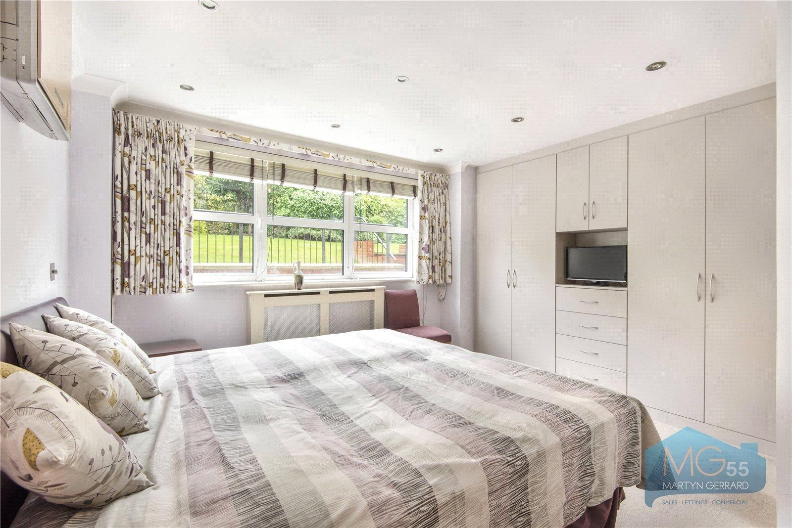 2 bedroom Ground Floor Flat to rent - Martyn Gerrard