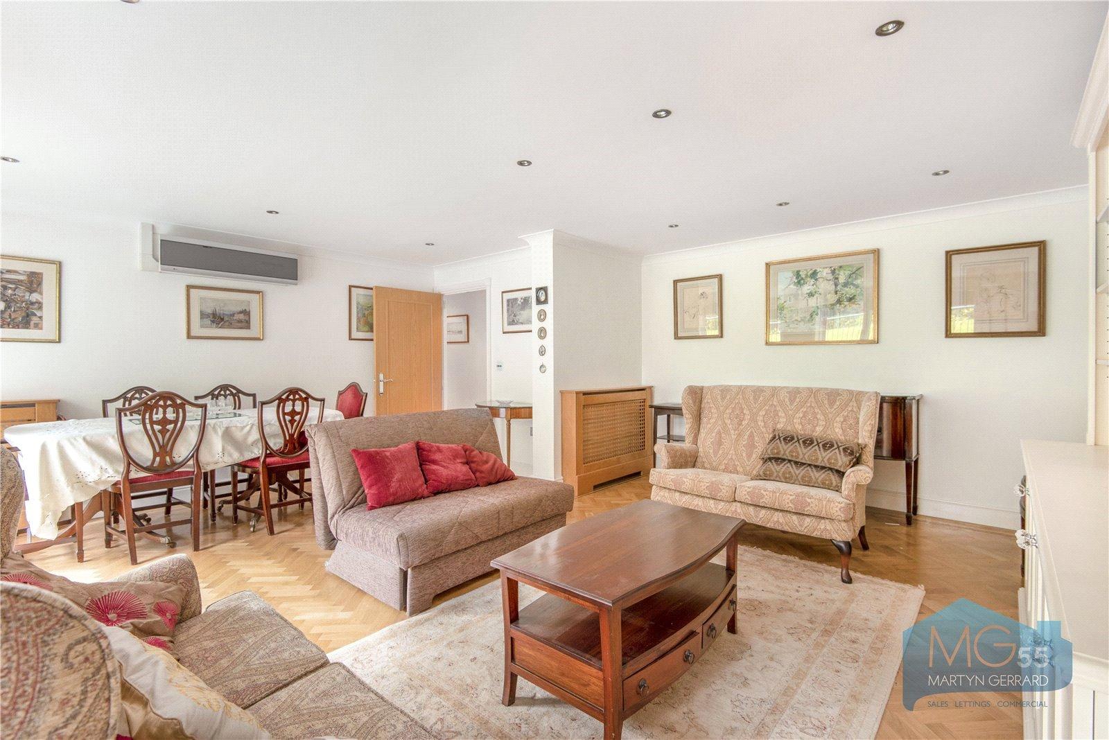 2 bedroom Ground Floor Flat to rent - Martyn Gerrard