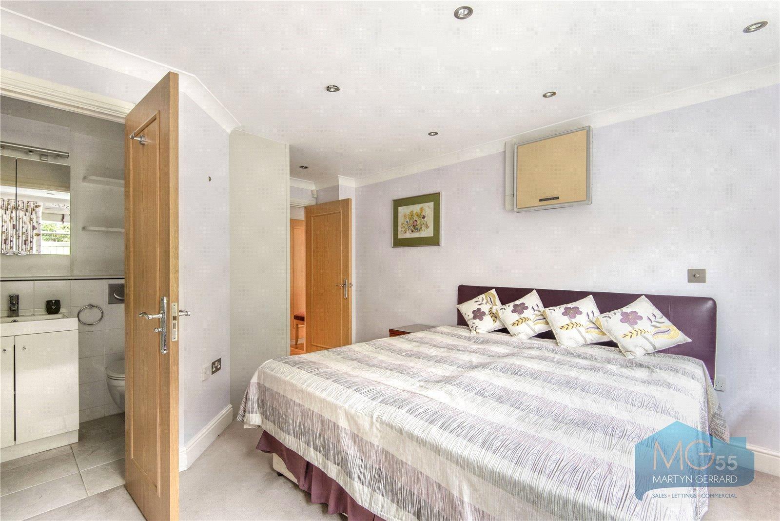 2 bedroom Ground Floor Flat to rent - Martyn Gerrard