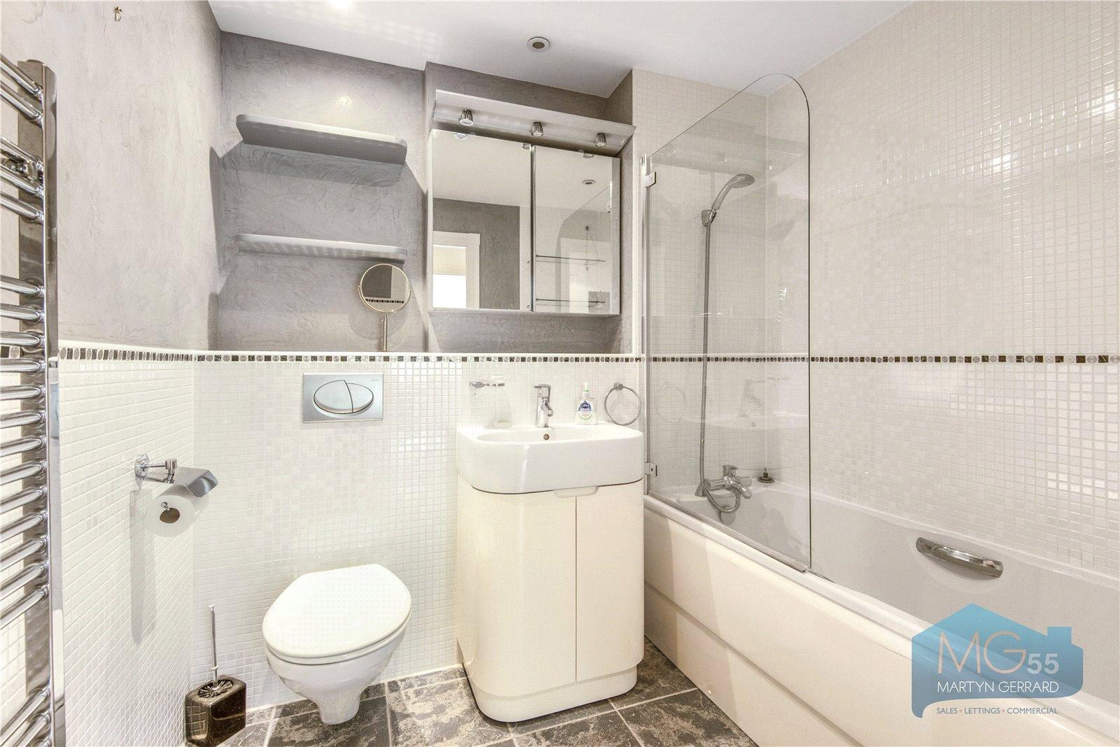 2 bedroom Ground Floor Flat to rent - Martyn Gerrard
