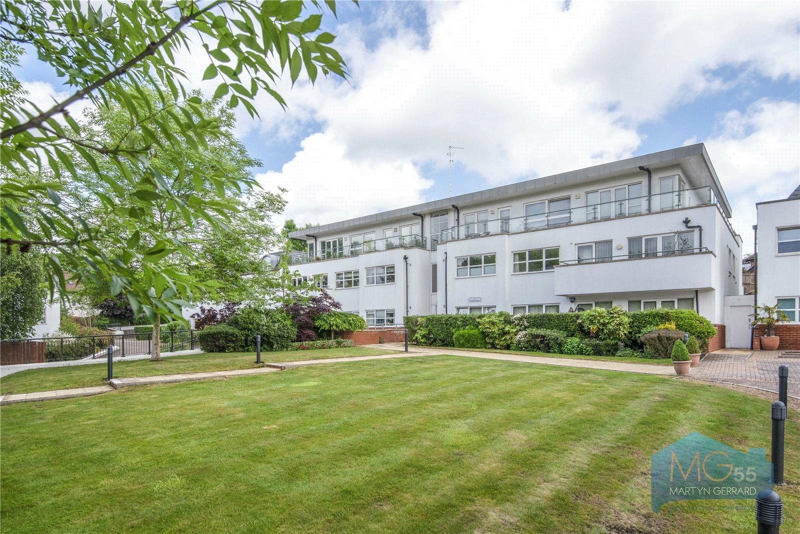 2 bedroom Ground Floor Flat to rent - Martyn Gerrard