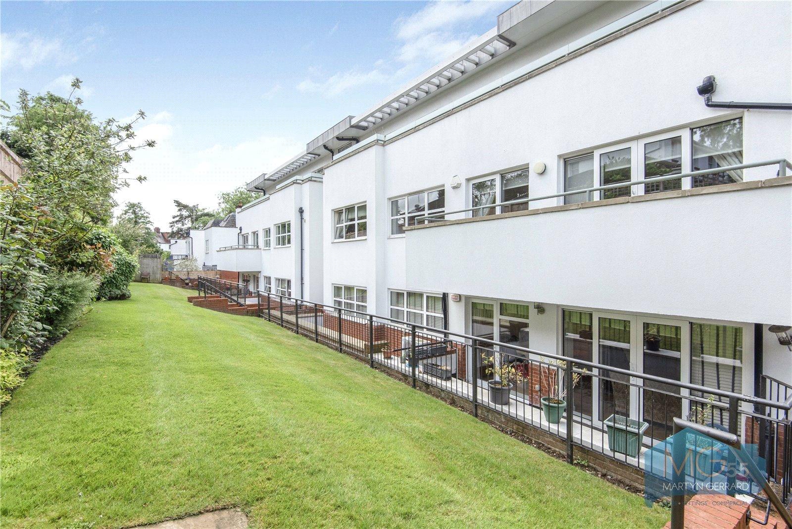 2 bedroom Ground Floor Flat to rent - Martyn Gerrard
