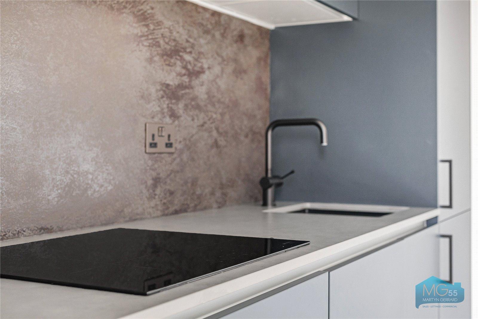 2 bedroom Apartment to rent - Martyn Gerrard