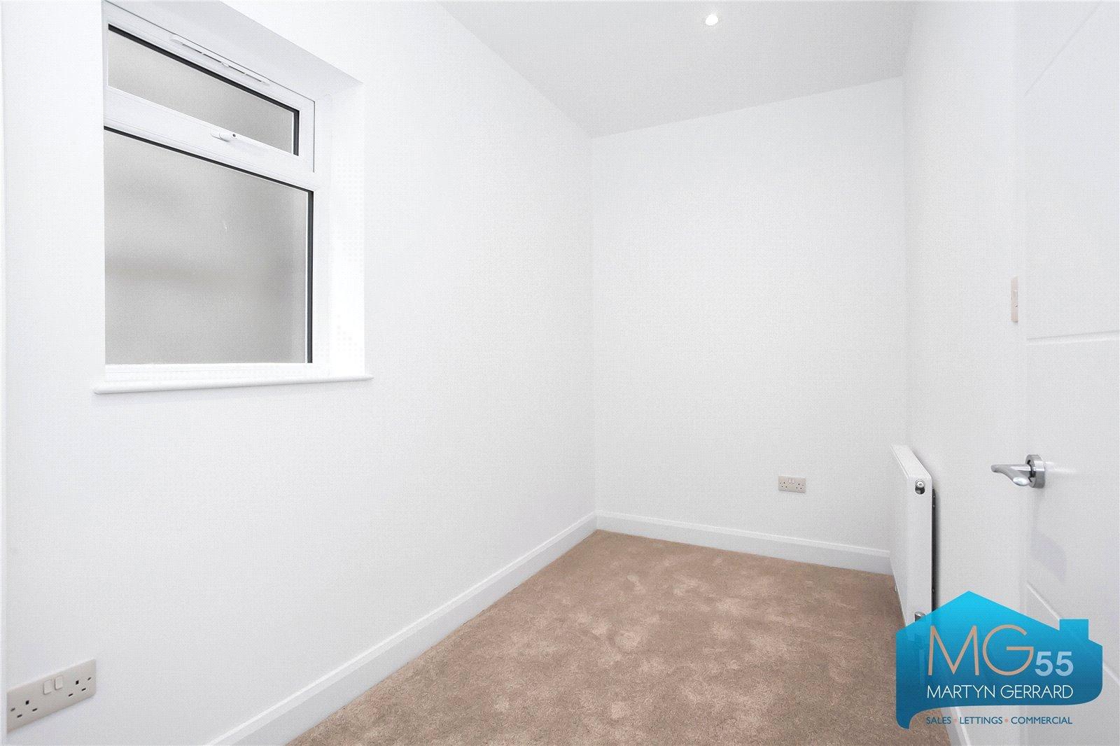 2 bedroom Apartment to rent - Martyn Gerrard