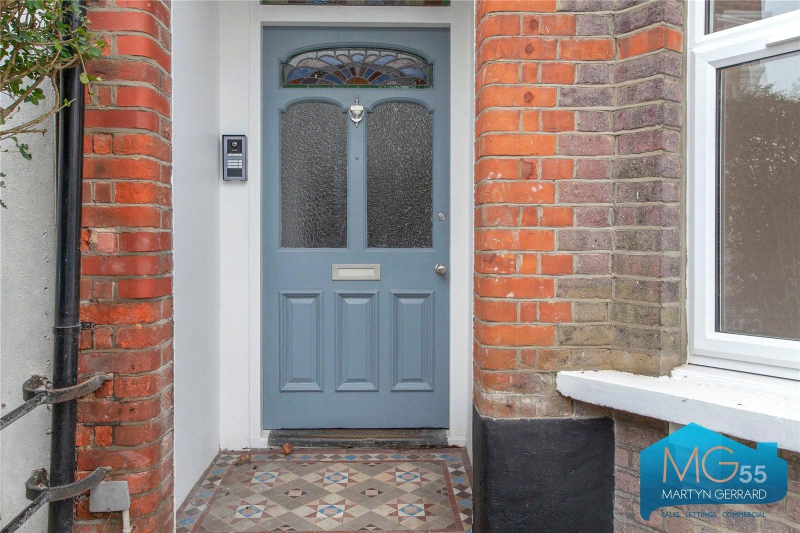 2 bedroom Apartment to rent - Martyn Gerrard