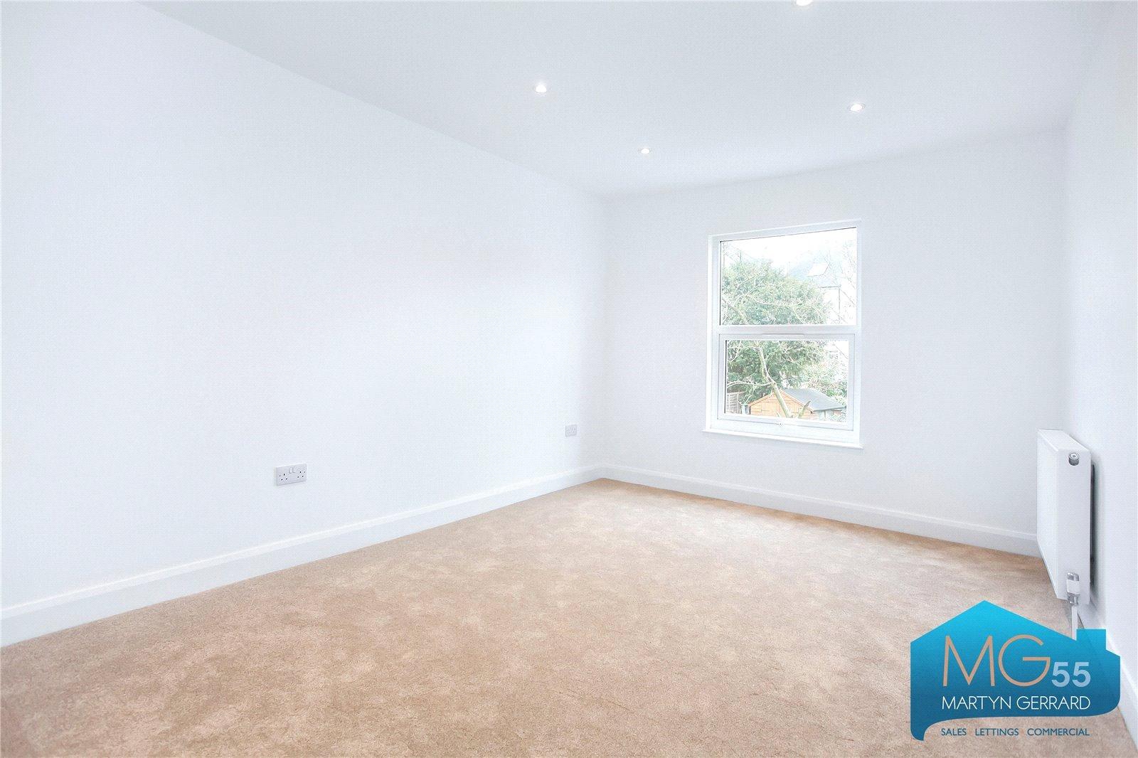 2 bedroom Apartment to rent - Martyn Gerrard