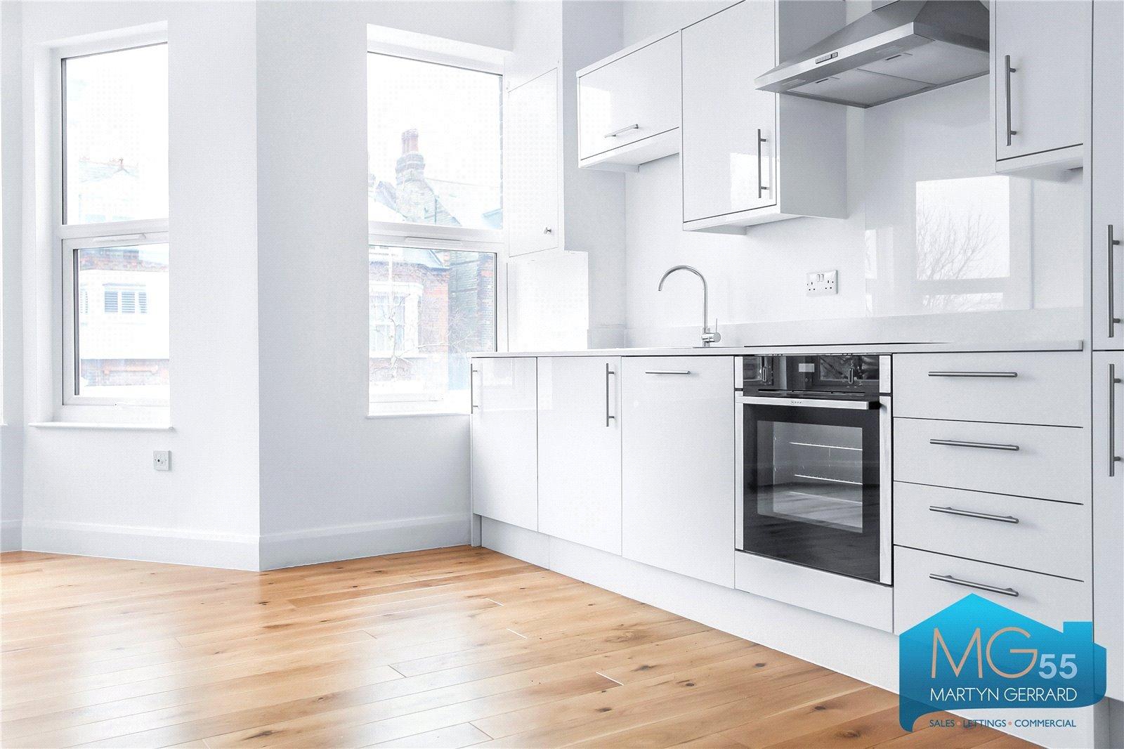 2 bedroom Apartment to rent - Martyn Gerrard