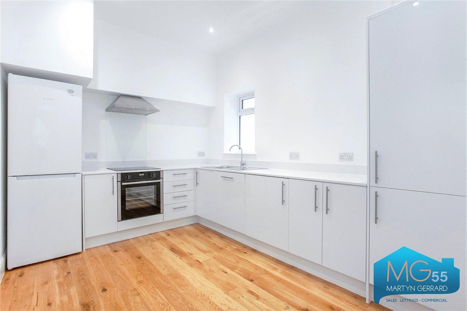 2 bedroom Apartment to rent - Martyn Gerrard