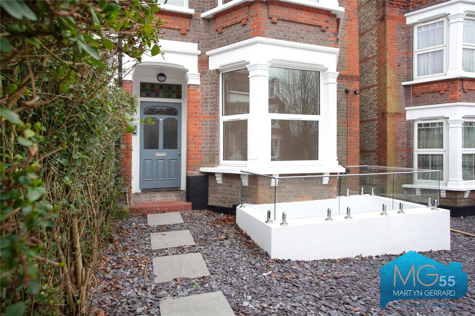 2 bedroom Apartment to rent - Martyn Gerrard
