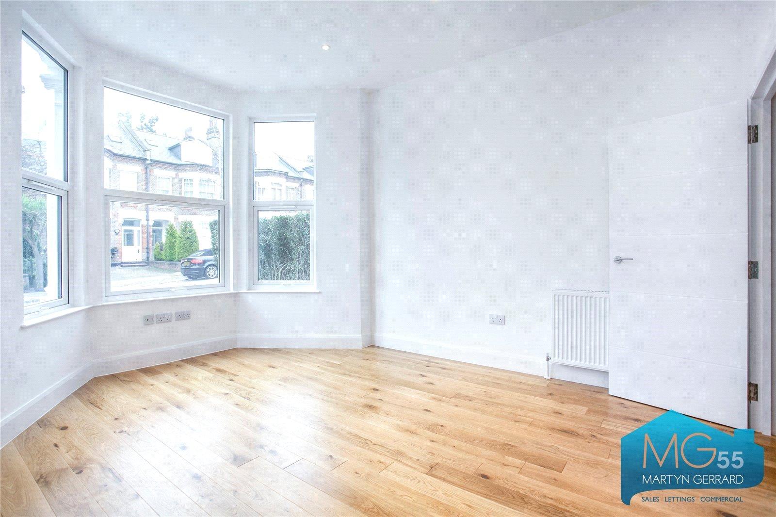 2 bedroom Apartment to rent - Martyn Gerrard