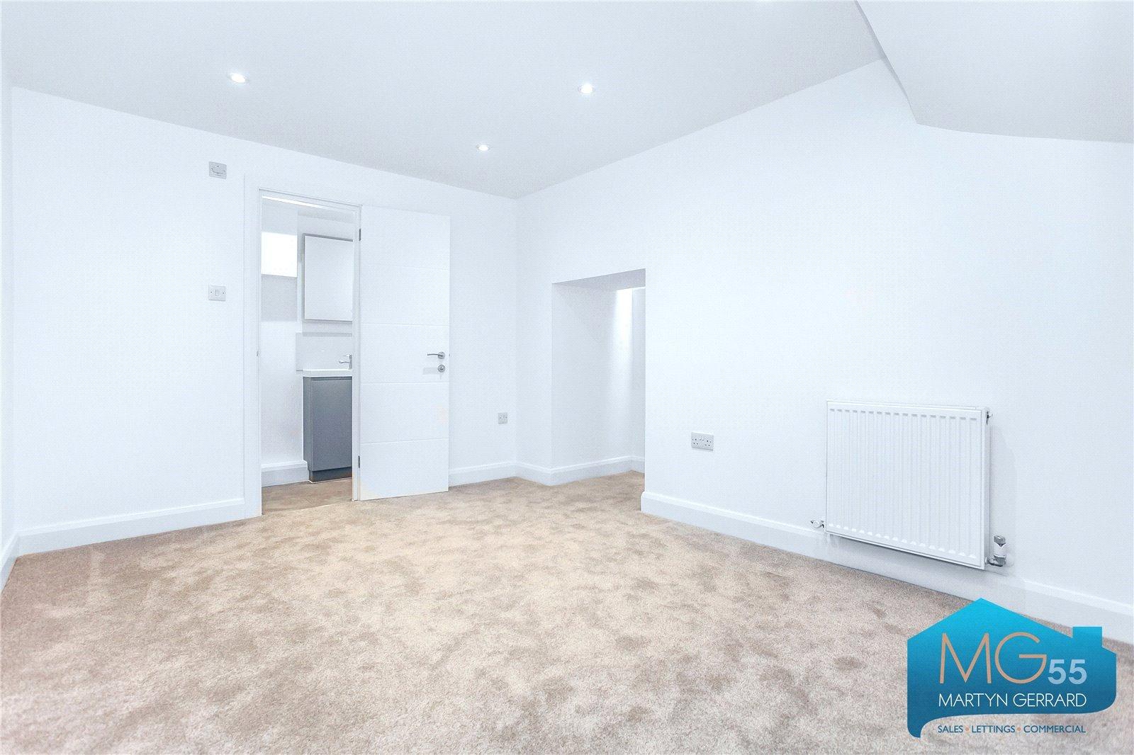2 bedroom Apartment to rent - Martyn Gerrard