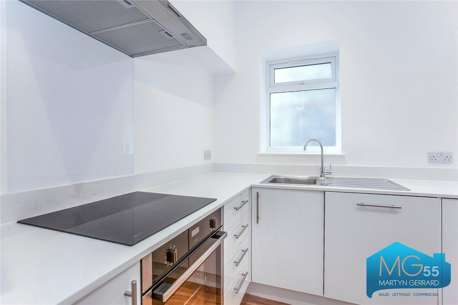 2 bedroom Apartment to rent - Martyn Gerrard