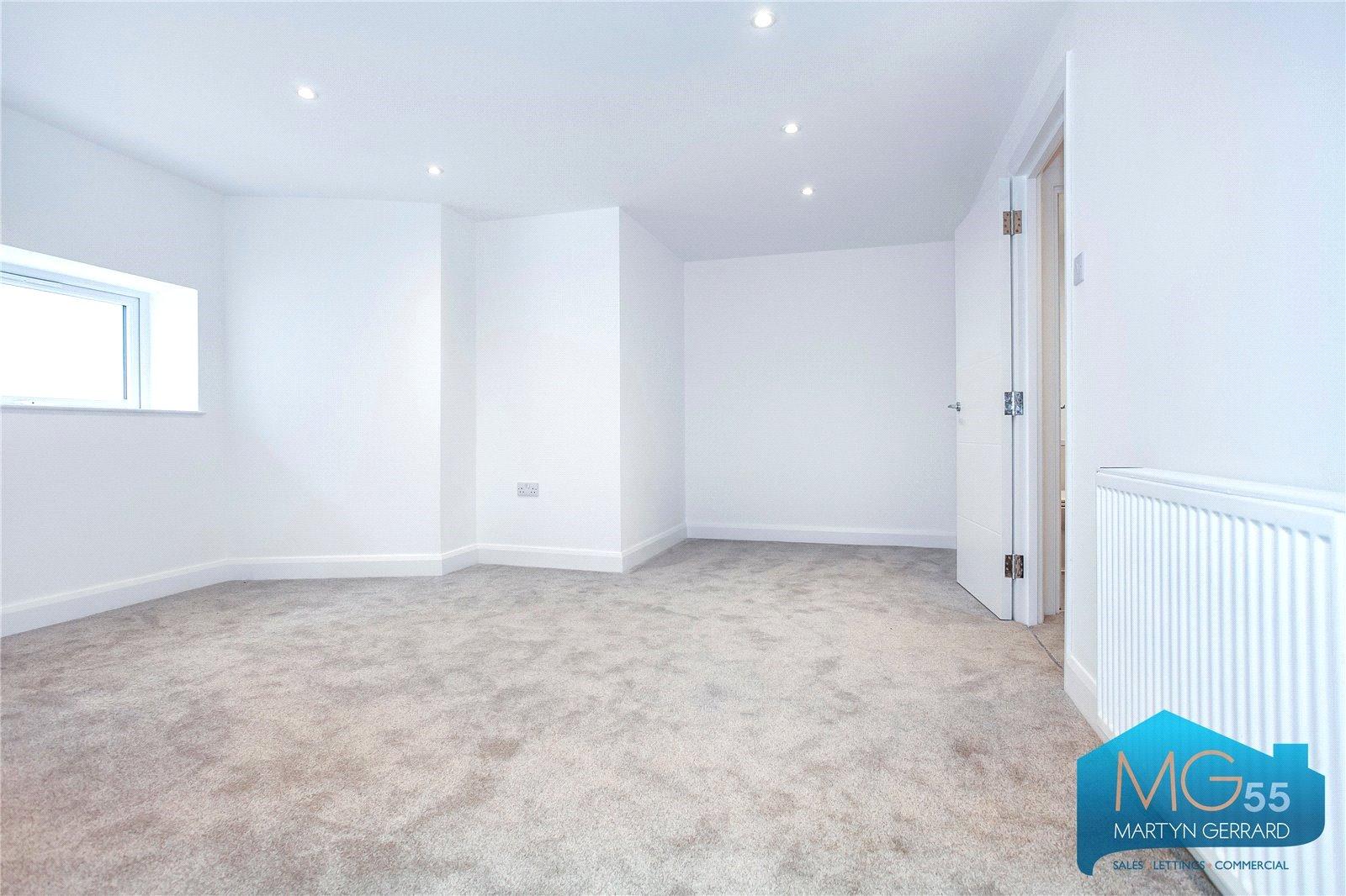 2 bedroom Apartment to rent - Martyn Gerrard