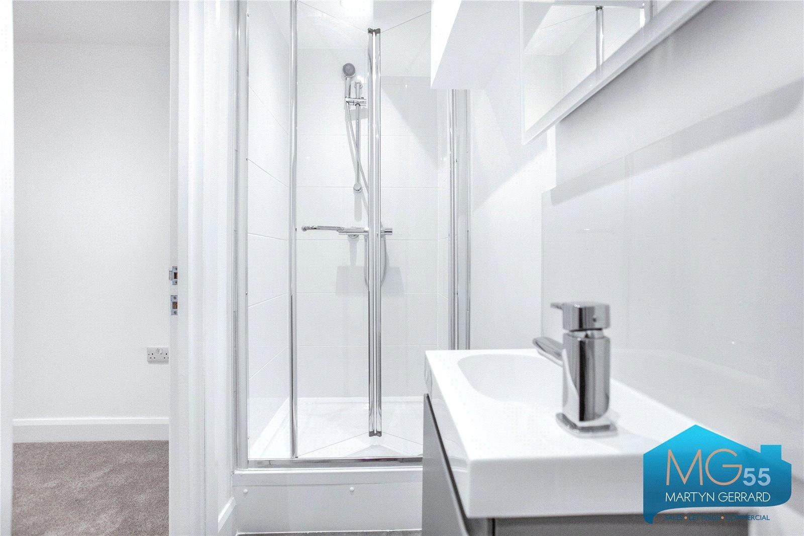 2 bedroom Apartment to rent - Martyn Gerrard