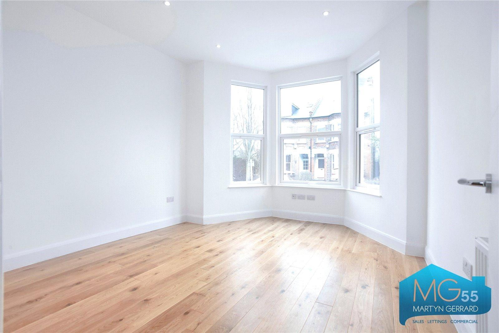 2 bedroom Apartment to rent - Martyn Gerrard