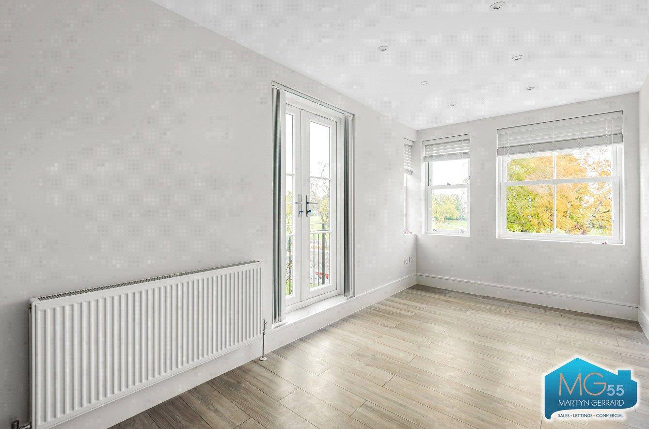 2 bedroom Apartment to rent - Martyn Gerrard