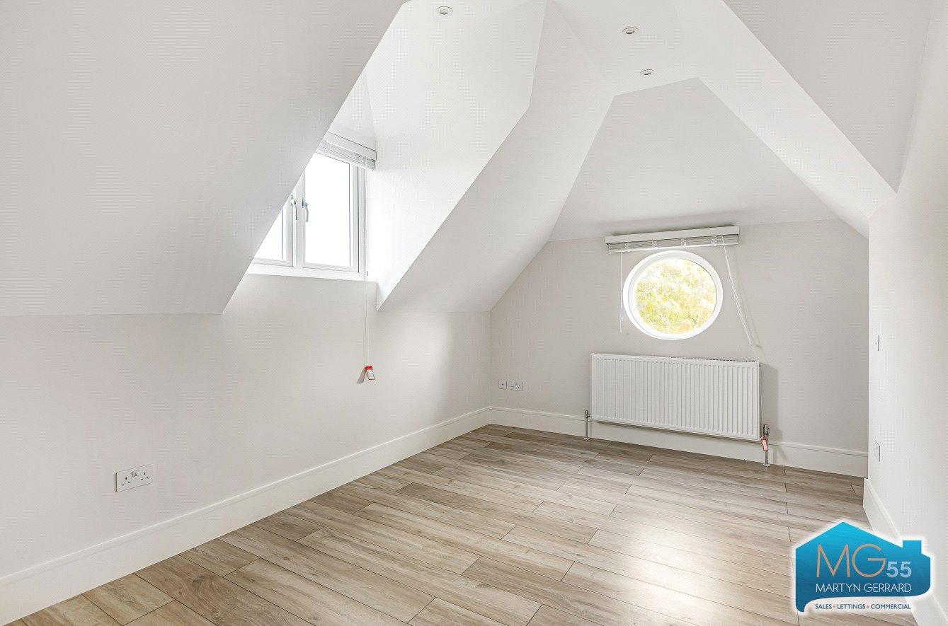 2 bedroom Apartment to rent - Martyn Gerrard