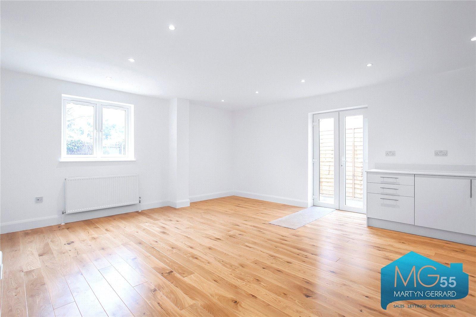 2 bedroom Ground Floor Flat to rent - Martyn Gerrard