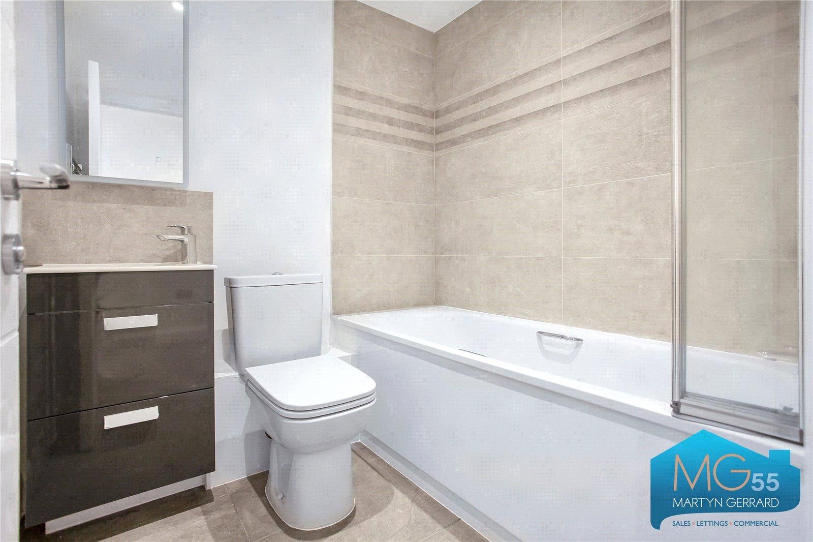 2 bedroom Ground Floor Flat to rent - Martyn Gerrard