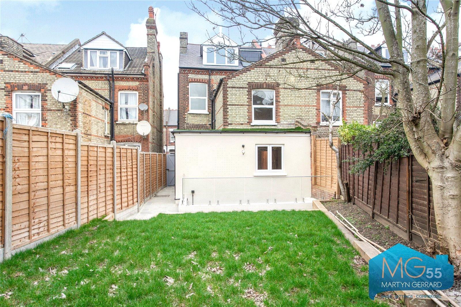 2 bedroom Ground Floor Flat to rent - Martyn Gerrard
