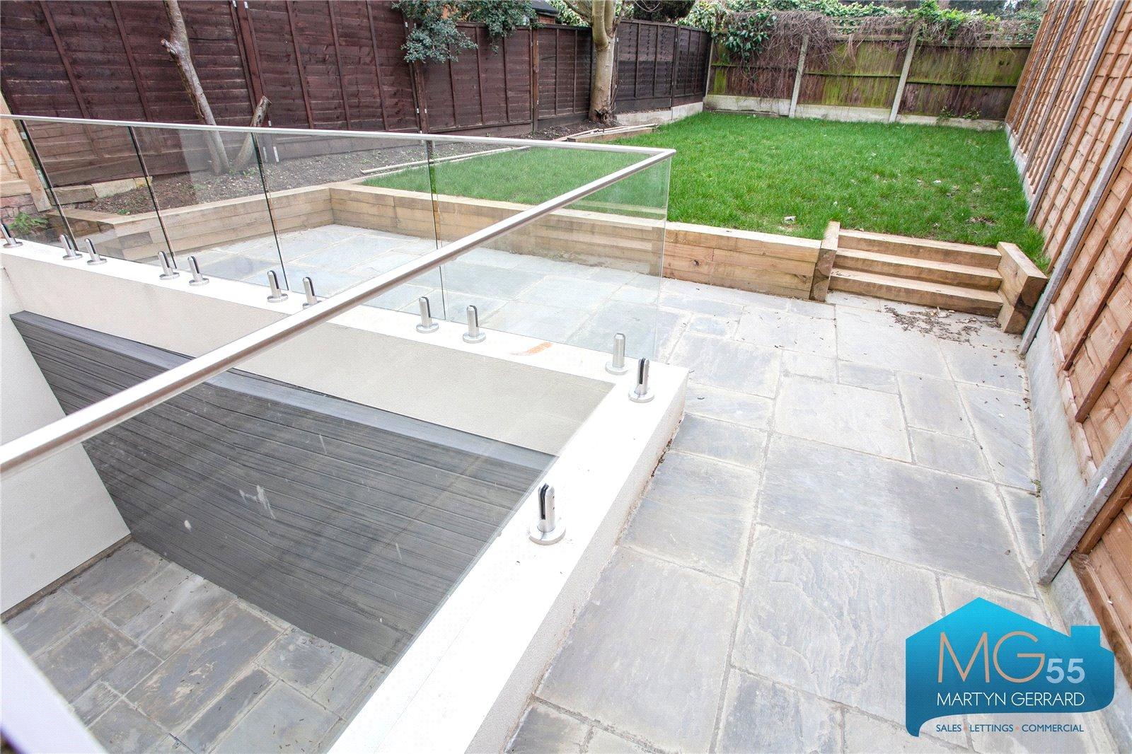 2 bedroom Ground Floor Flat to rent - Martyn Gerrard