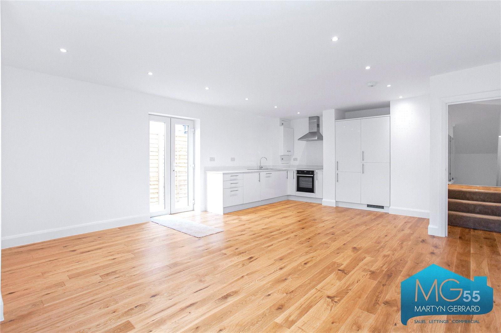 2 bedroom Ground Floor Flat to rent - Martyn Gerrard