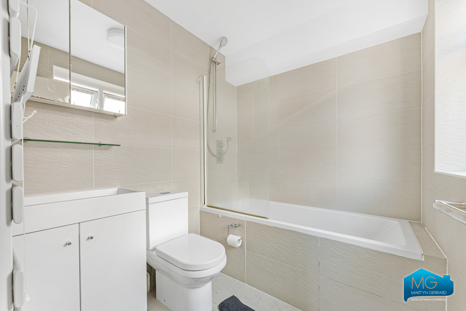 3 bedroom Apartment to rent - Martyn Gerrard