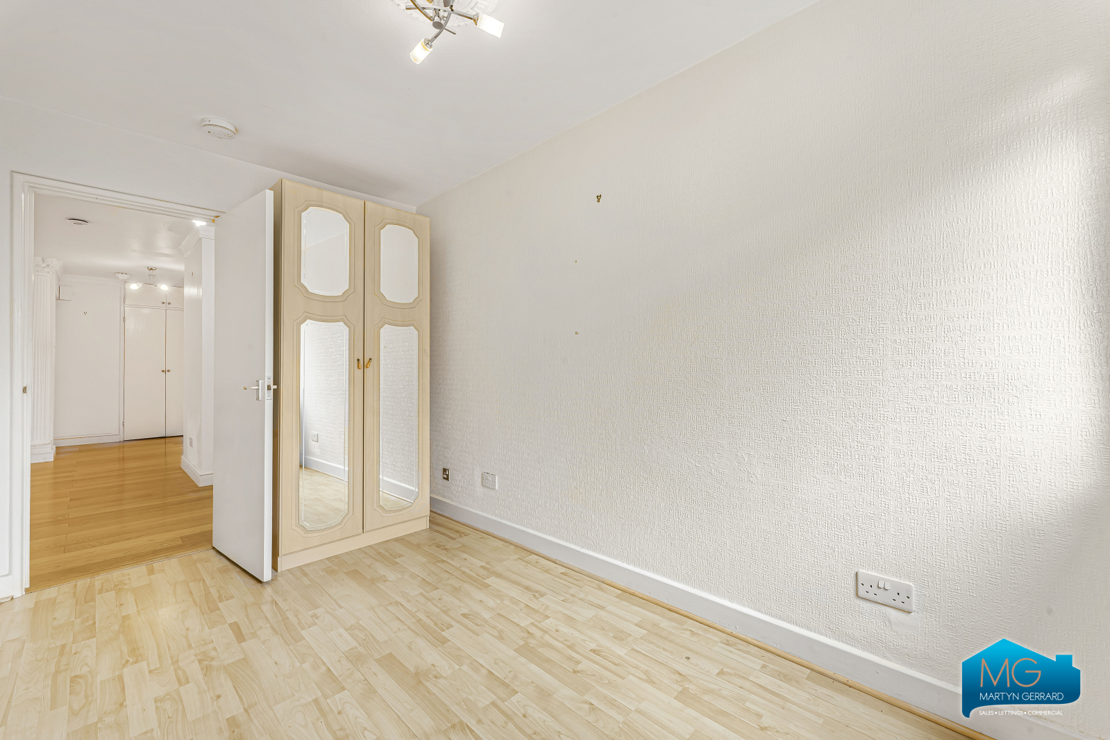 3 bedroom Apartment to rent - Martyn Gerrard
