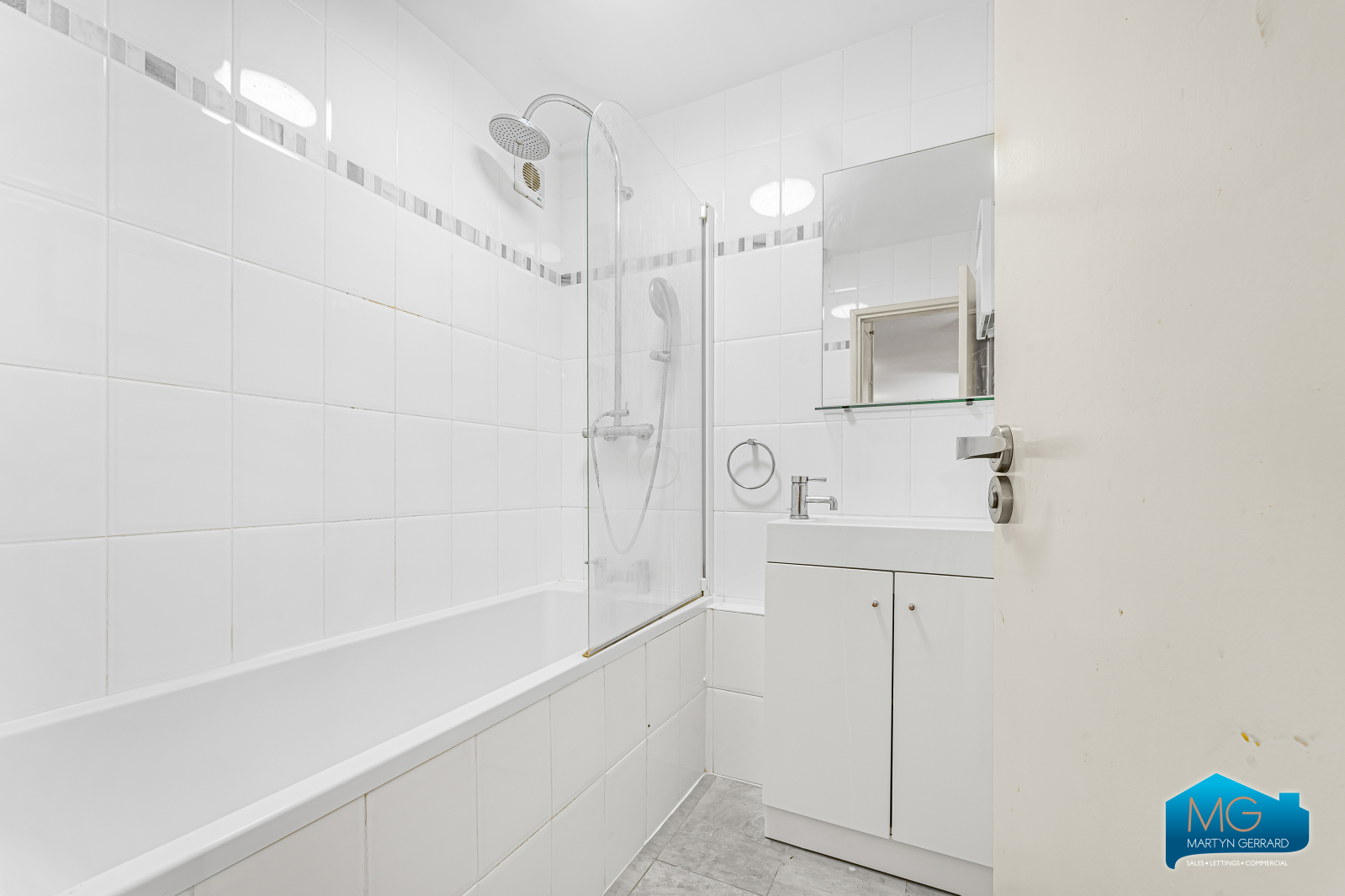 3 bedroom Apartment to rent - Martyn Gerrard
