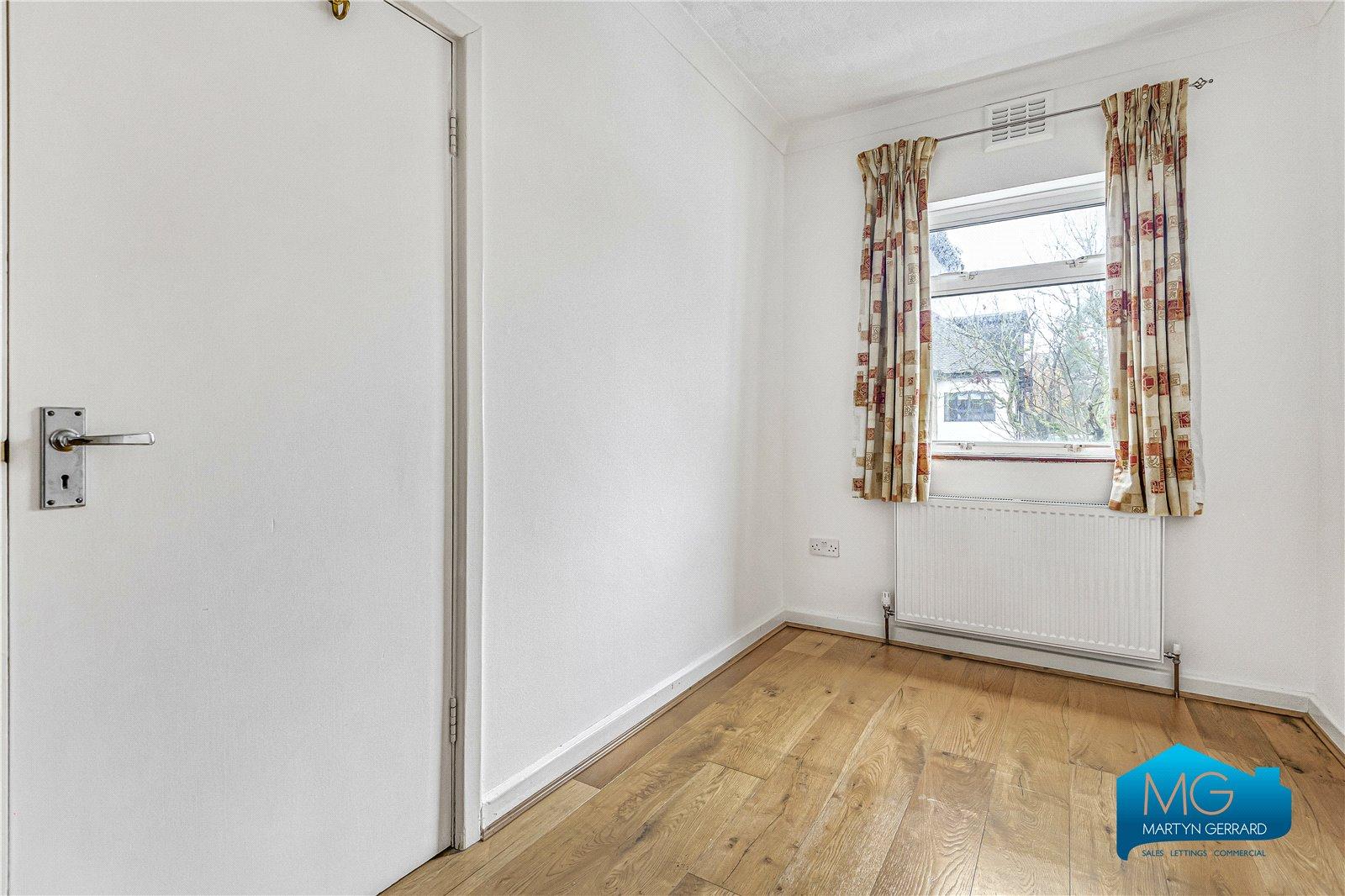 4 bedroom Semi-Detached House to rent - Martyn Gerrard