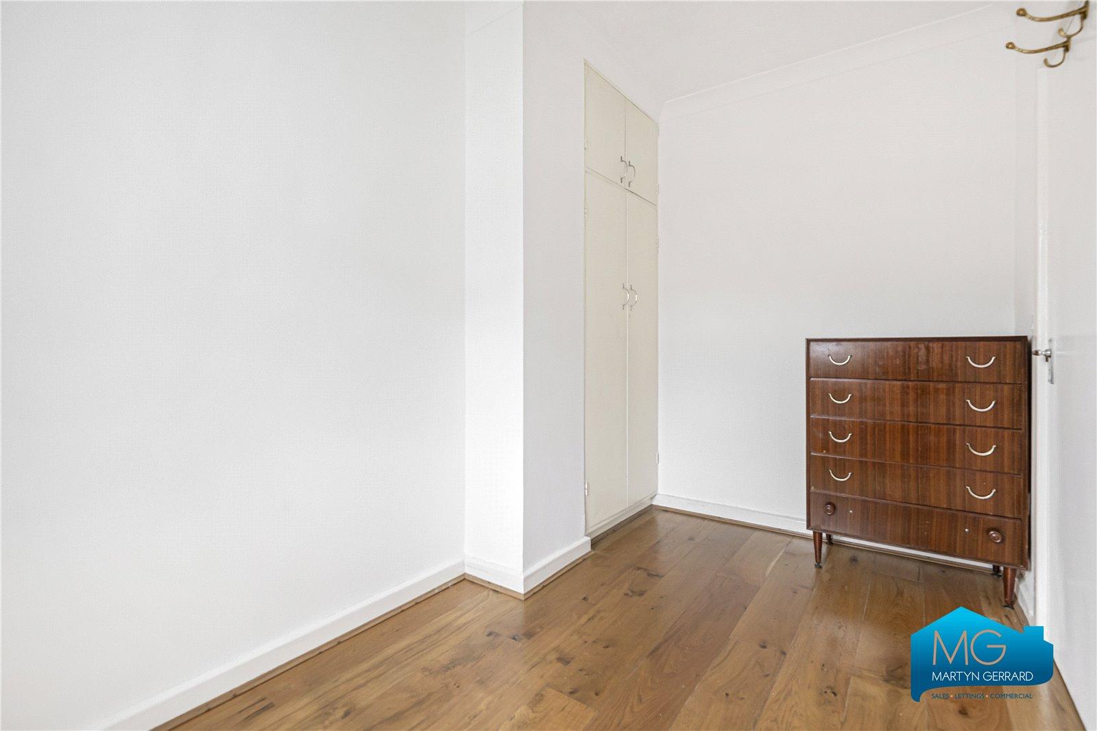 4 bedroom Semi-Detached House to rent - Martyn Gerrard