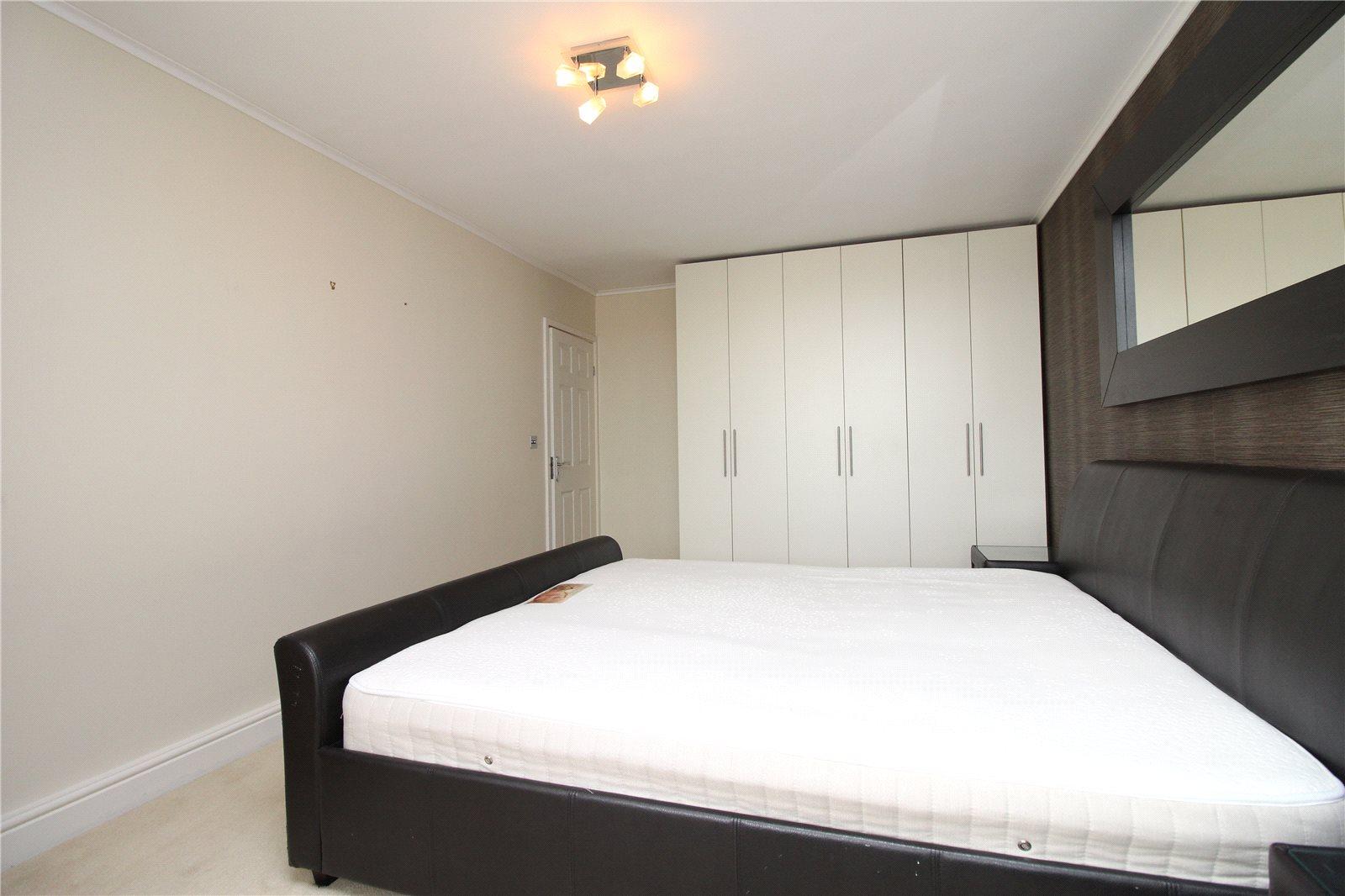 2 bedroom Apartment to rent - Martyn Gerrard