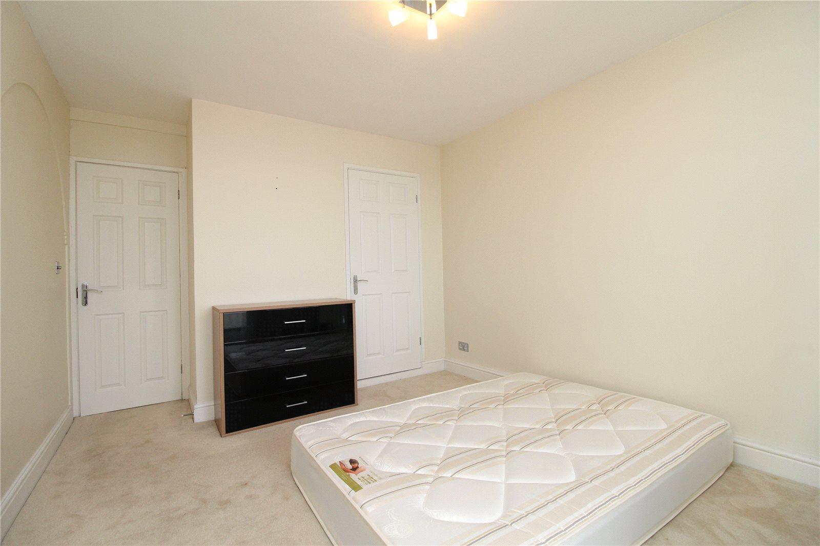 2 bedroom Apartment to rent - Martyn Gerrard