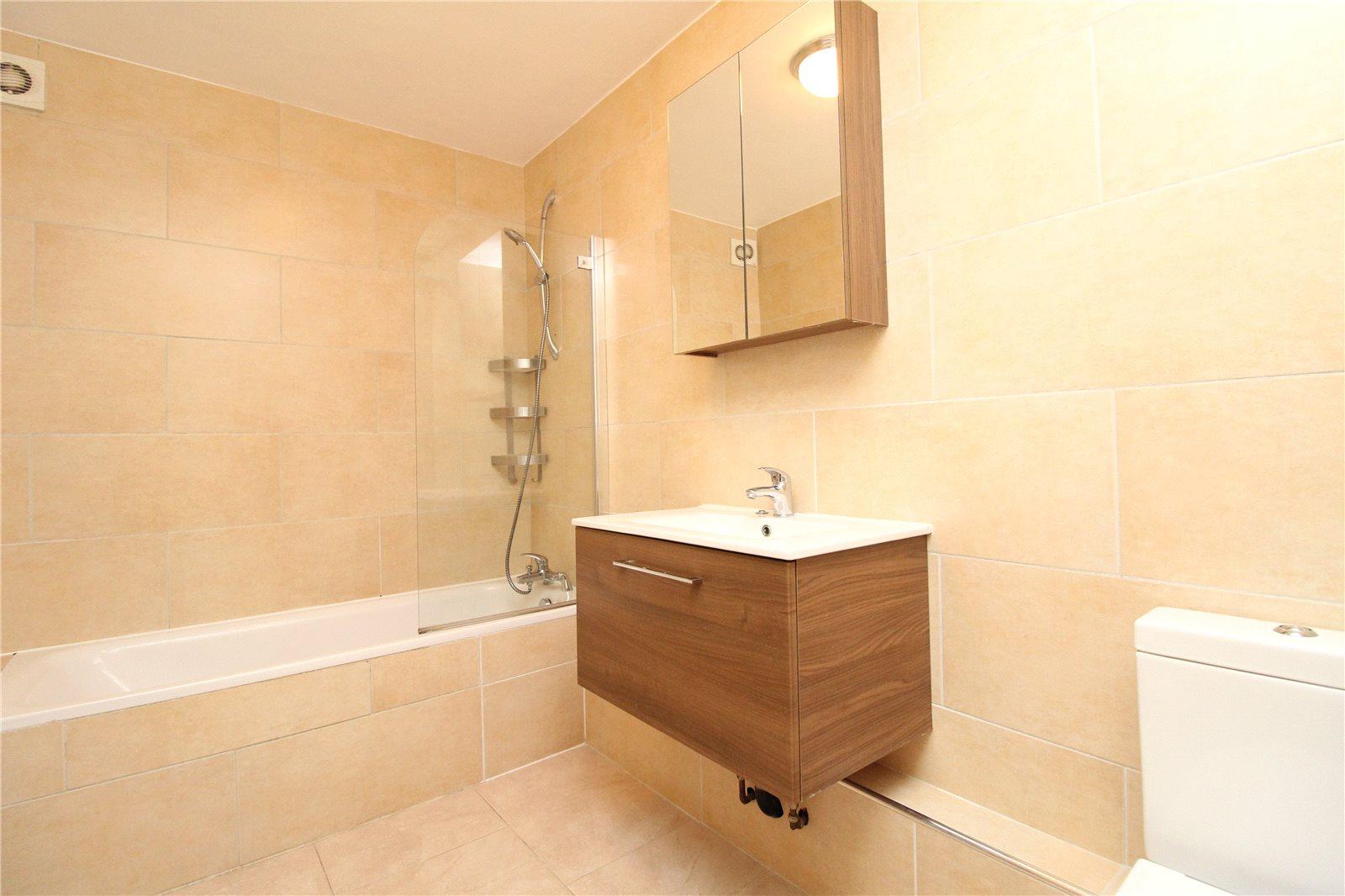2 bedroom Apartment to rent - Martyn Gerrard