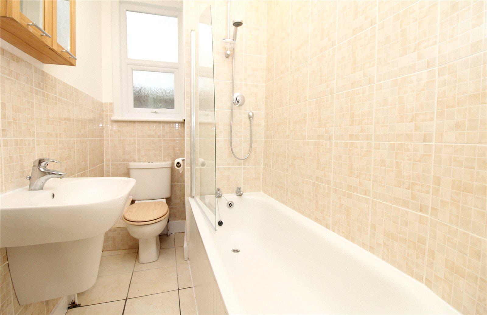 2 bedroom Ground Floor Flat to rent - Martyn Gerrard