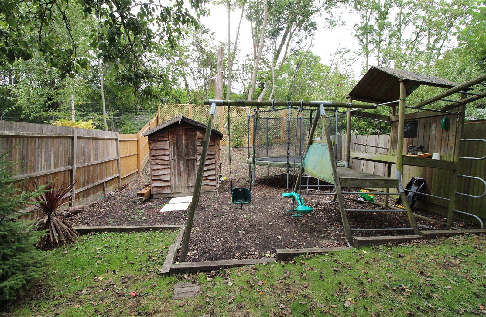 4 bedroom Semi-Detached House to rent - Martyn Gerrard
