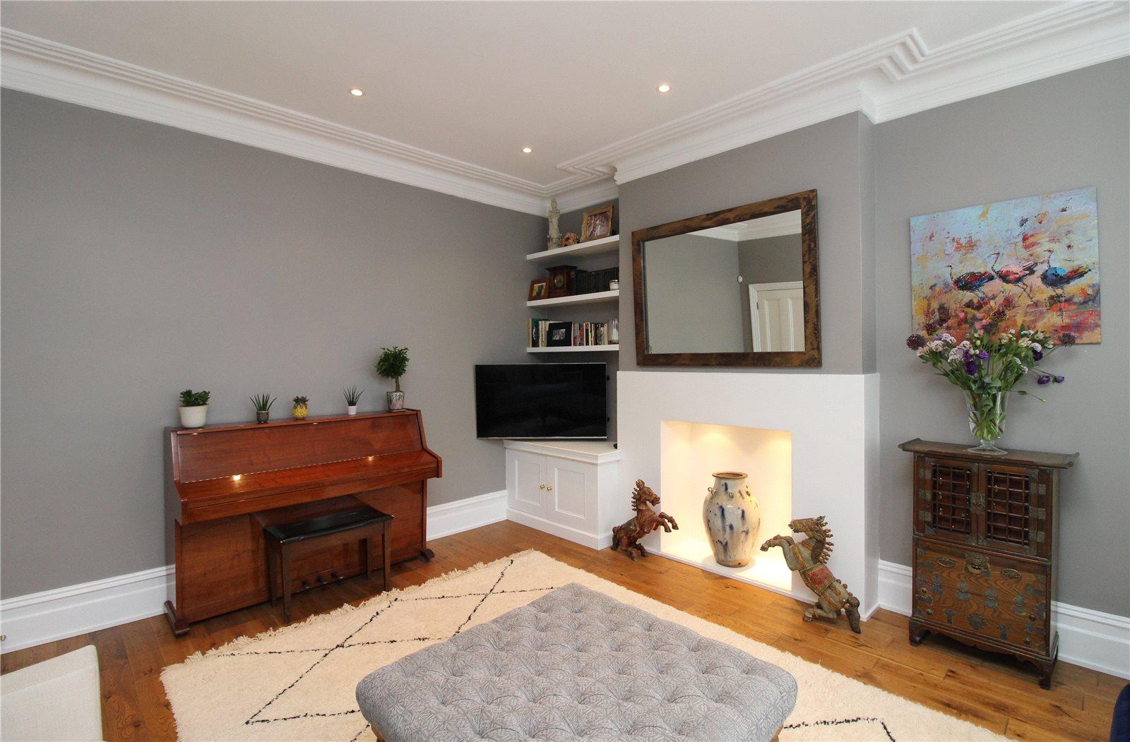 4 bedroom Semi-Detached House to rent - Martyn Gerrard