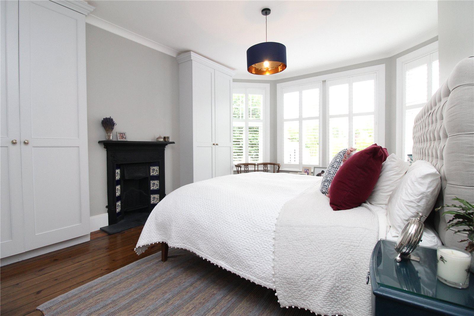4 bedroom Semi-Detached House to rent - Martyn Gerrard