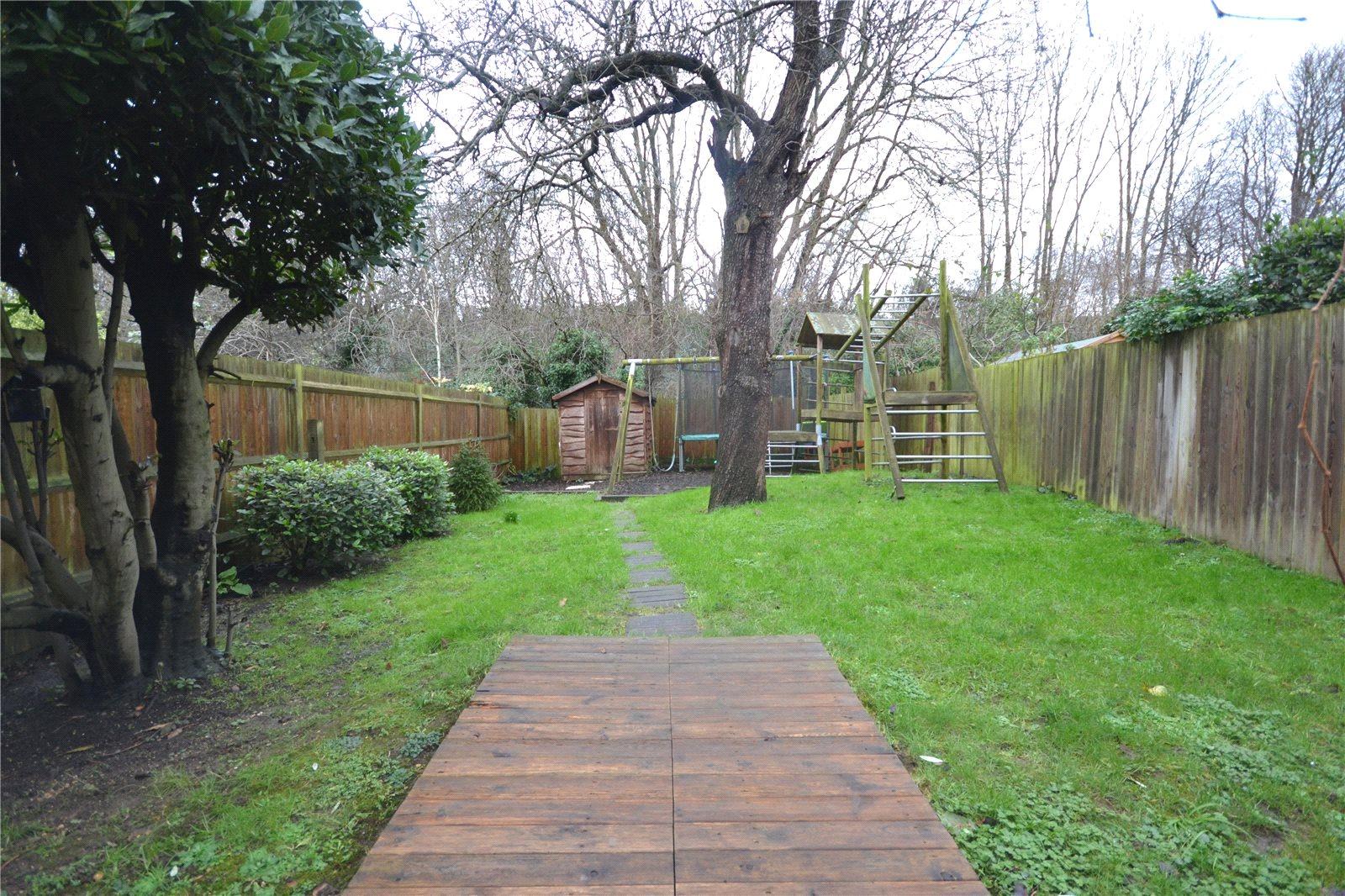 4 bedroom Semi-Detached House to rent - Martyn Gerrard