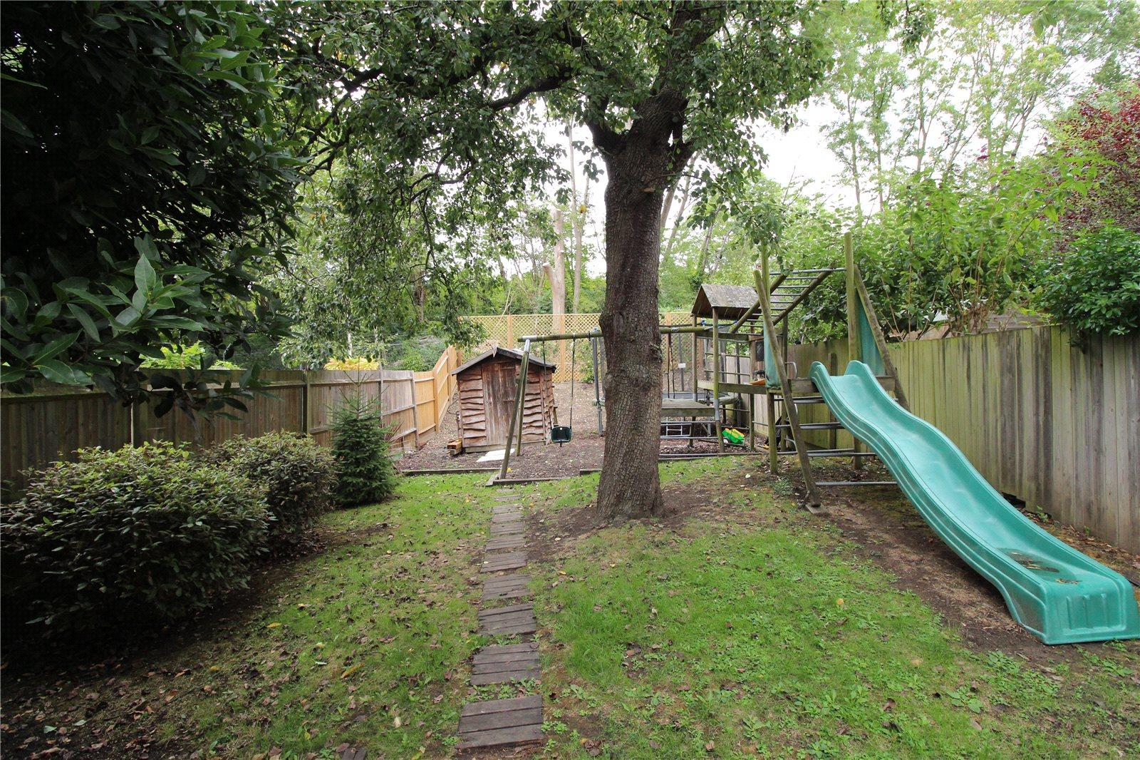 4 bedroom Semi-Detached House to rent - Martyn Gerrard