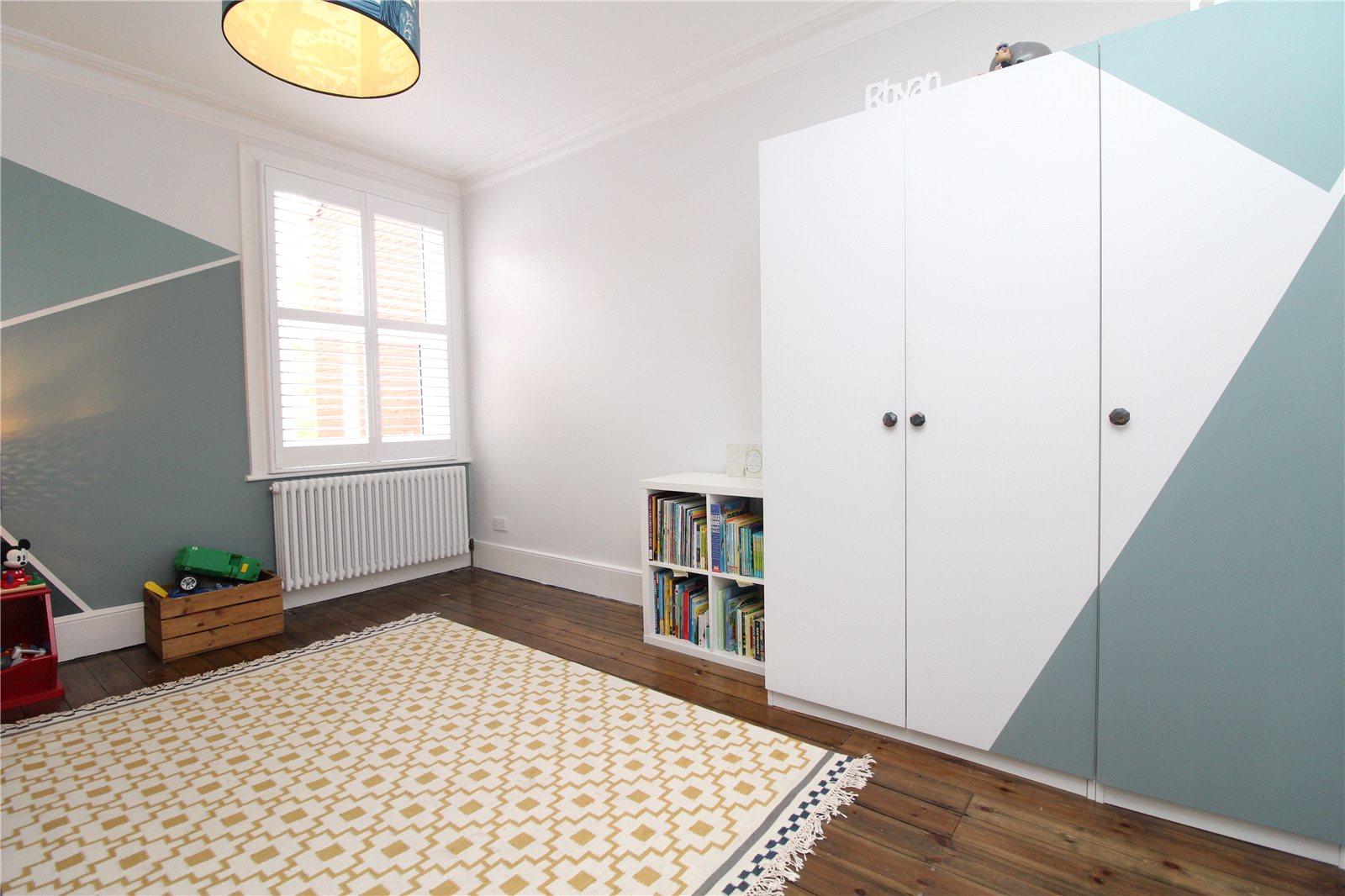 4 bedroom Semi-Detached House to rent - Martyn Gerrard