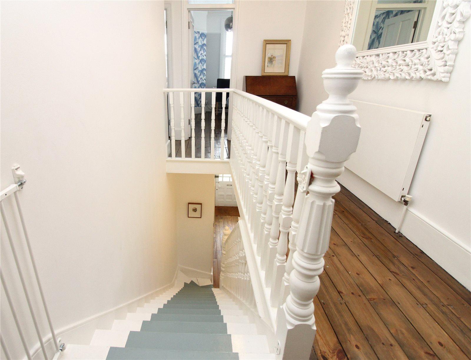 4 bedroom Semi-Detached House to rent - Martyn Gerrard