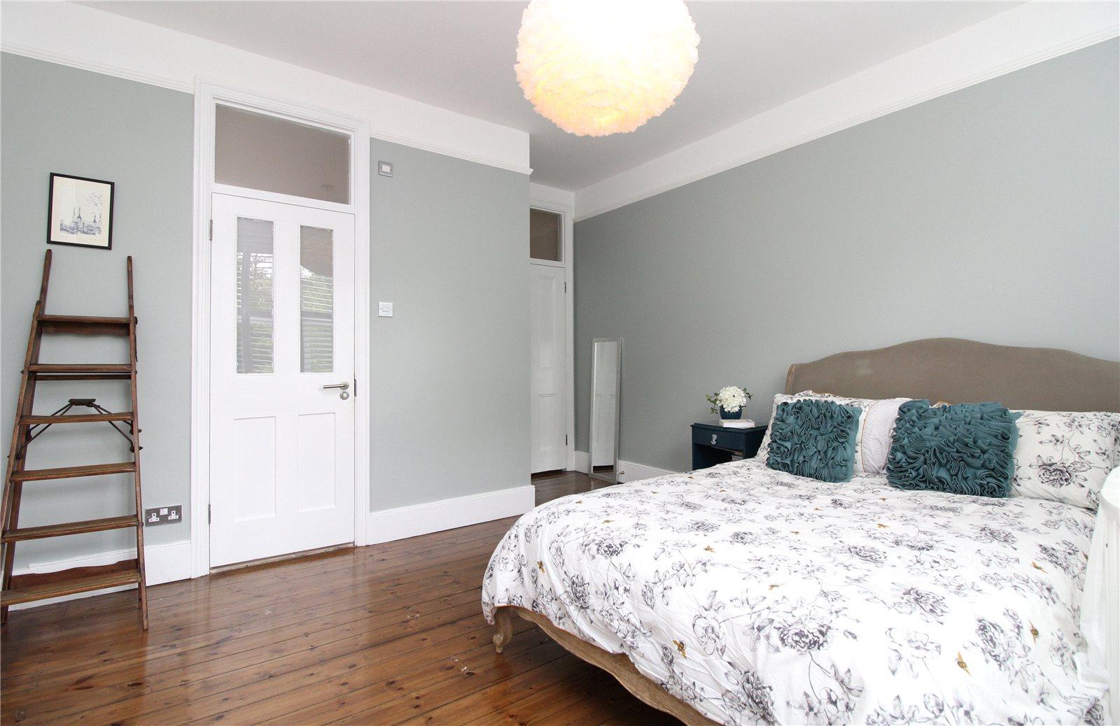 4 bedroom Semi-Detached House to rent - Martyn Gerrard