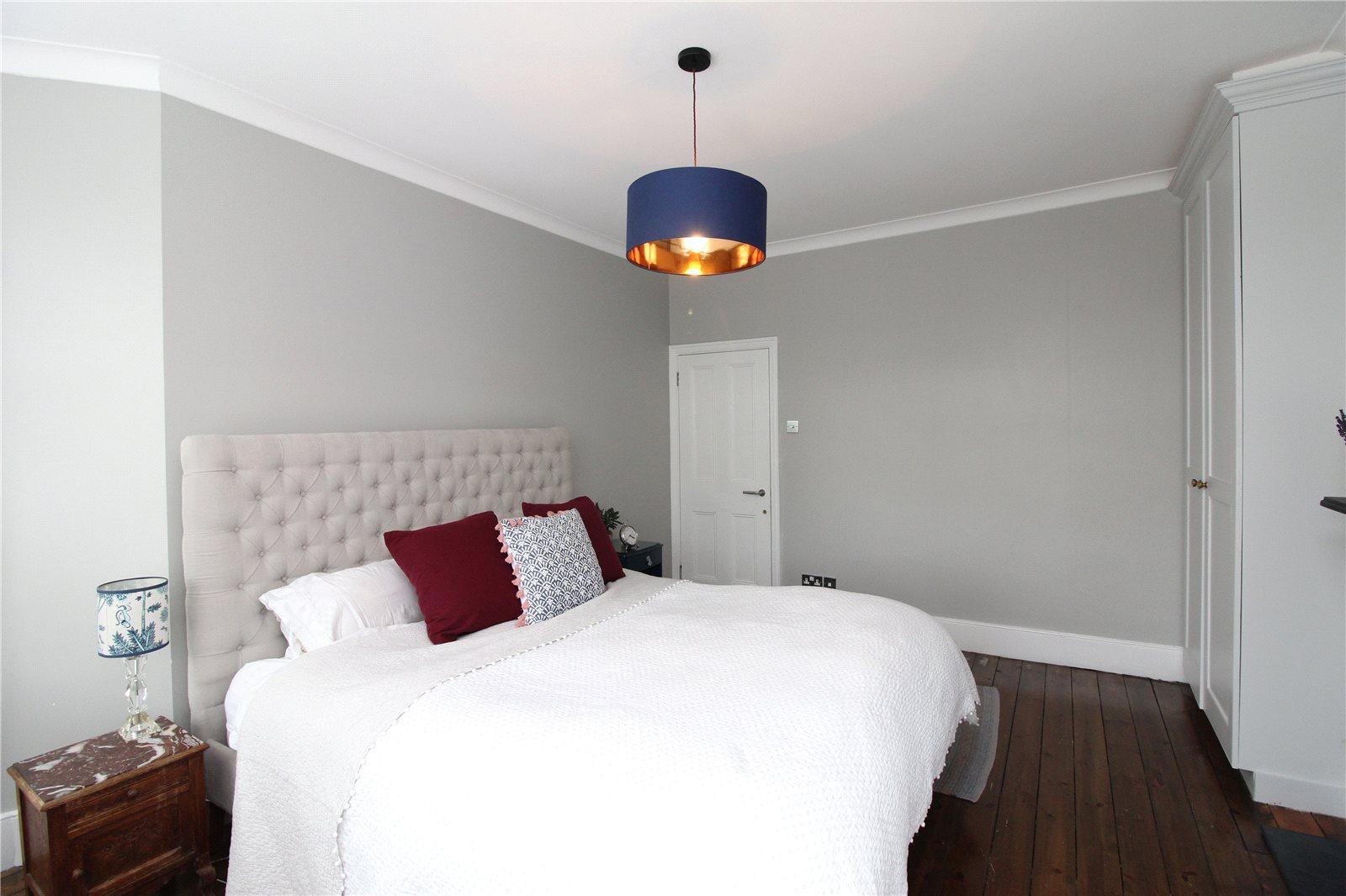 4 bedroom Semi-Detached House to rent - Martyn Gerrard