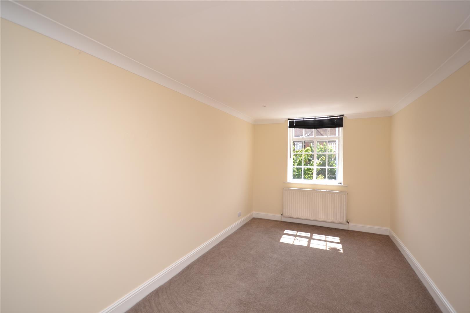 1 bedroom Apartment to rent - Martyn Gerrard